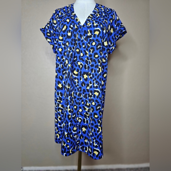 UMGEE women's blue shorts gown Size M Short Sleeve animal print - Picture 2 of 6